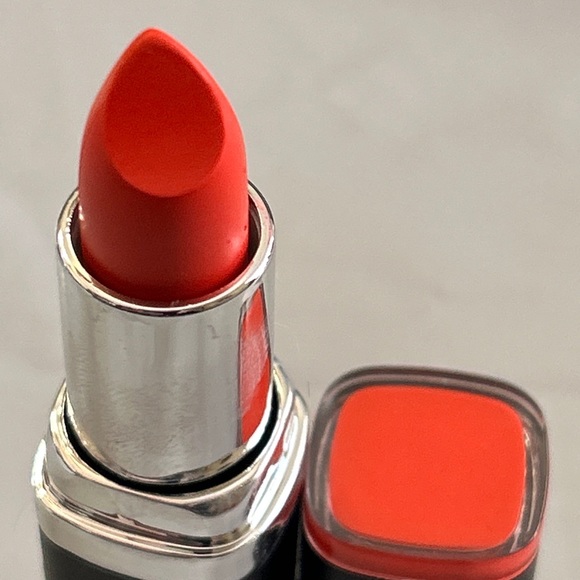 J. Cat Beauty Matte Lipstick Diary MLD106 Oh my, I'm Going new (coral) - Picture 3 of 8